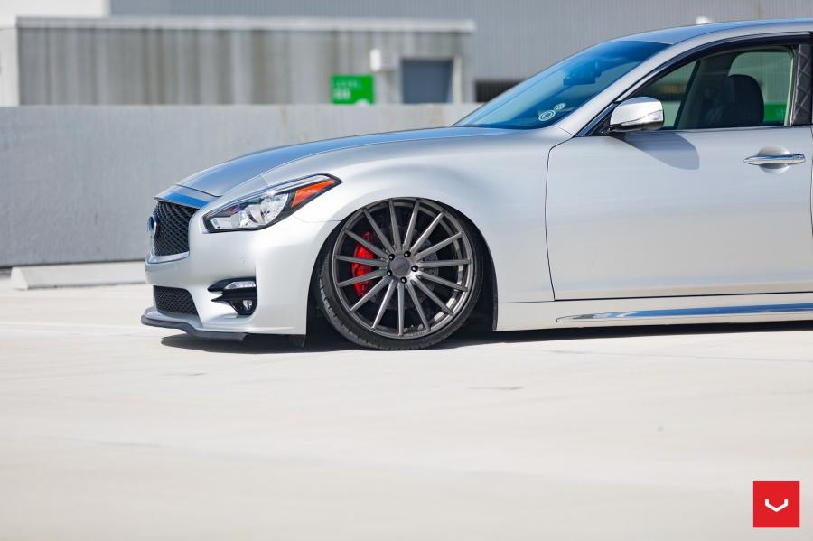 Детали экстерьера Infiniti Q70 on Vossen Wheels (VFS2) 2017 года  (фото 5 из 43)
